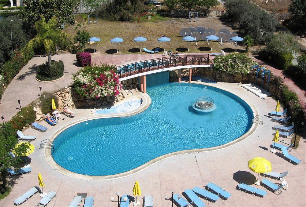 Arsinoe Beach Hotel ลิมาซอล ภายนอก รูปภาพ